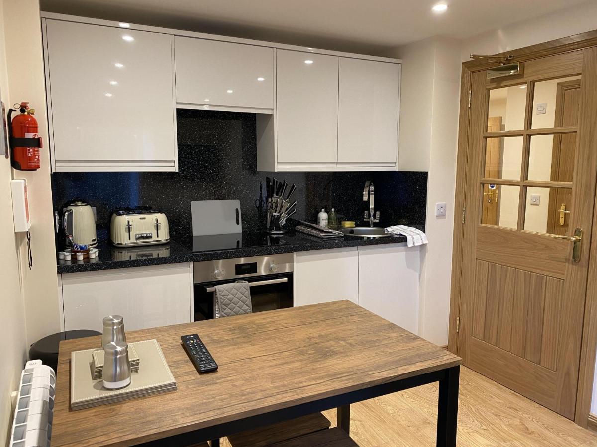 Waverley Inn Holiday Apartments Інвернесс Екстер'єр фото