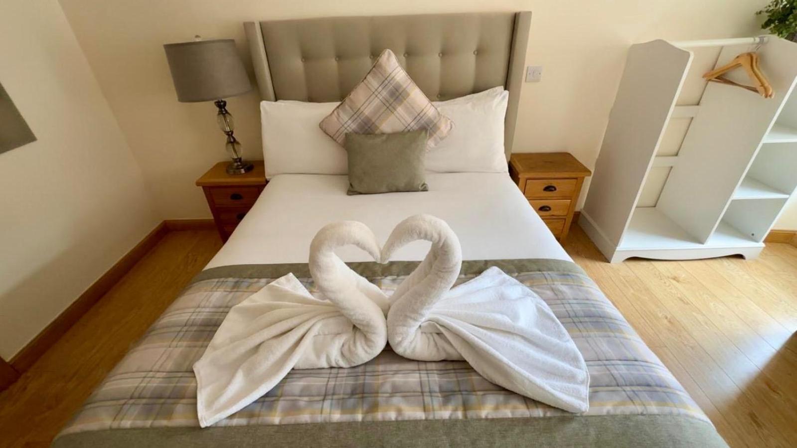 Waverley Inn Holiday Apartments Інвернесс Екстер'єр фото